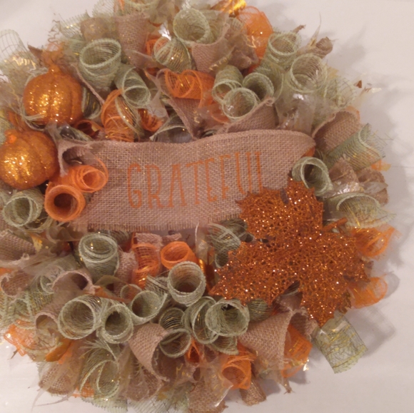 Fall Themed Wreath "Grateful" - Picture 3 of 11